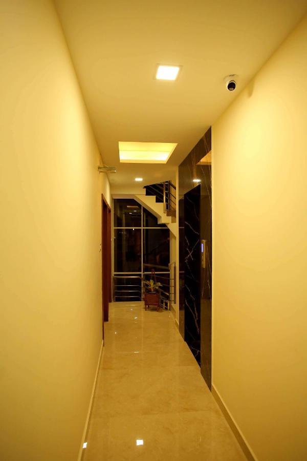 Kira Palace Residency Hotel Ernakulam Buitenkant foto