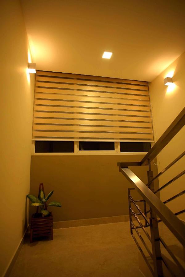 Kira Palace Residency Hotel Ernakulam Buitenkant foto