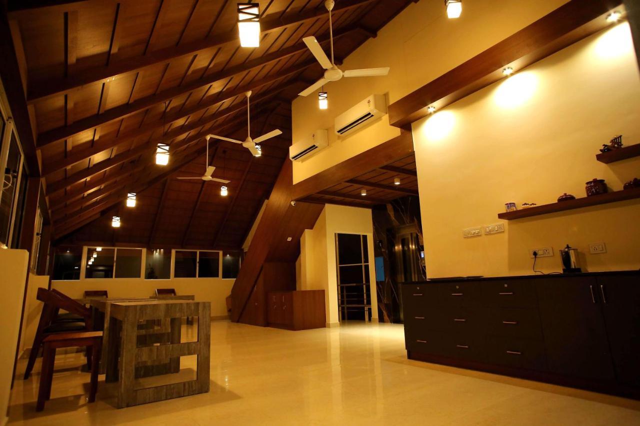 Kira Palace Residency Hotel Ernakulam Buitenkant foto