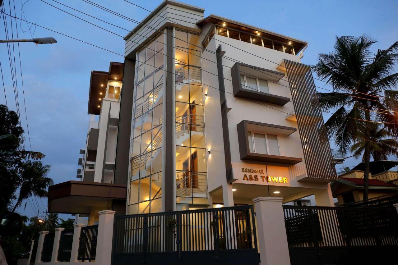 Kira Palace Residency Hotel Ernakulam Buitenkant foto