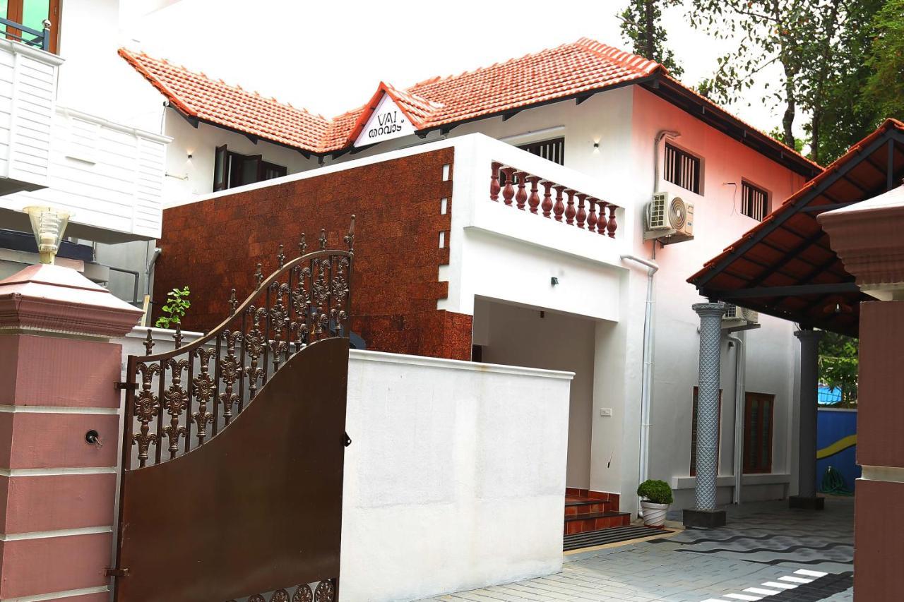 Kira Palace Residency Hotel Ernakulam Buitenkant foto