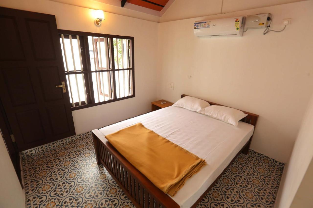 Kira Palace Residency Hotel Ernakulam Buitenkant foto